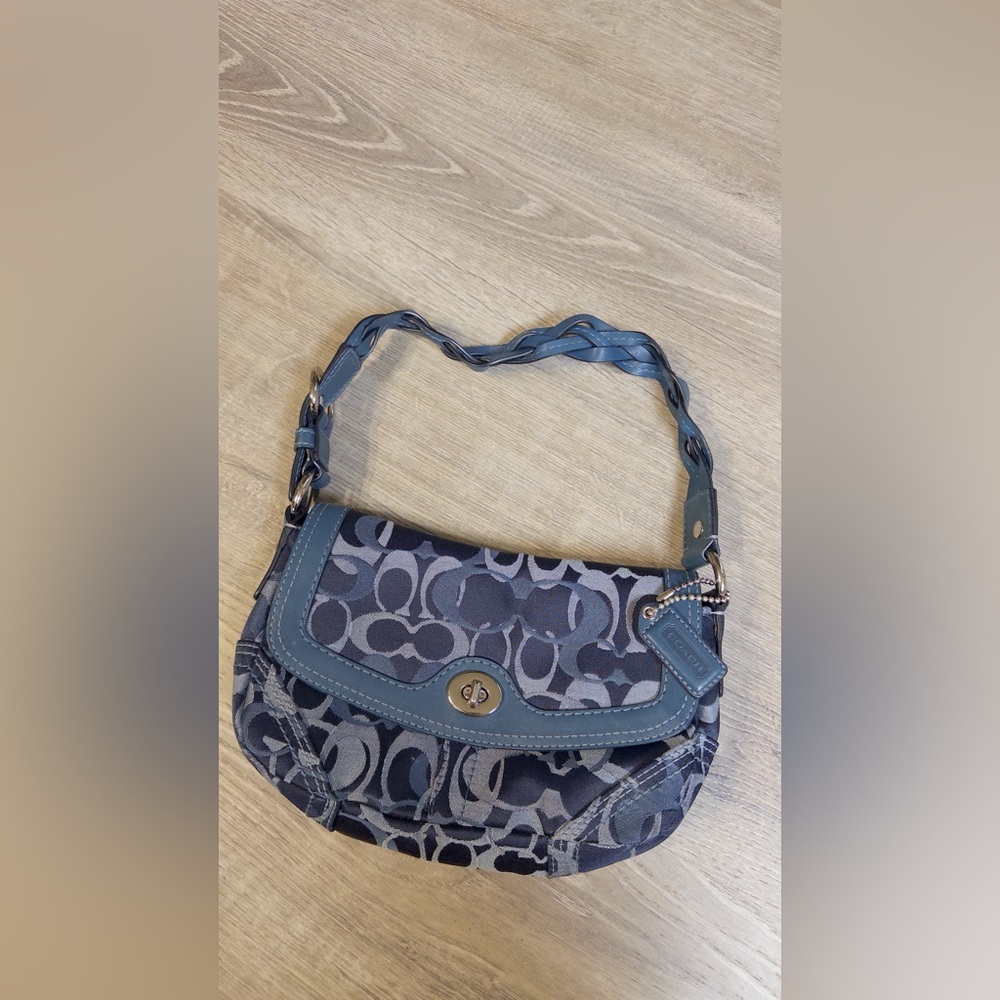 Coach Chelsea Blue Strap Bag – Signature "C" Logo Shoulder Purse - Picture 2 of 9